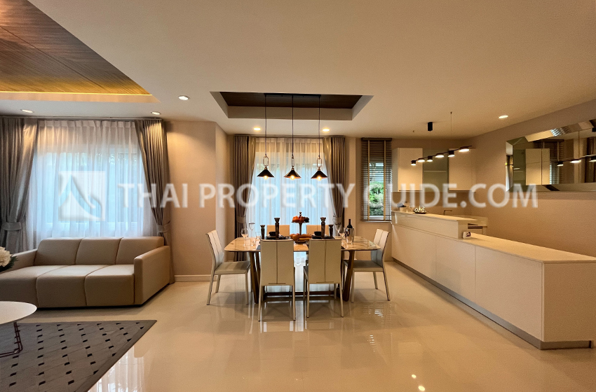 House with Shared Pool in Sukhumvit 